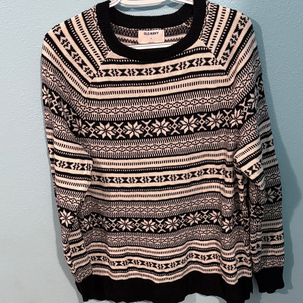 Old Navy Black and White Women’s Fair Isle Sweater